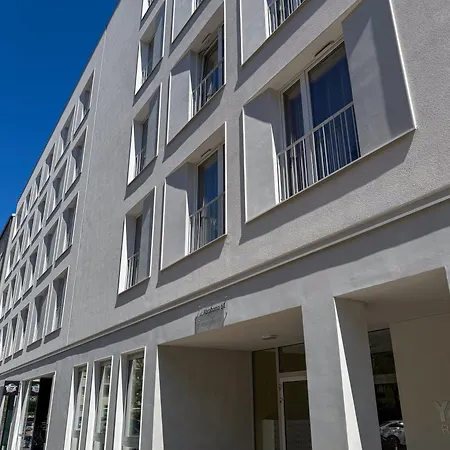 Centrum Yarielys غدينيا