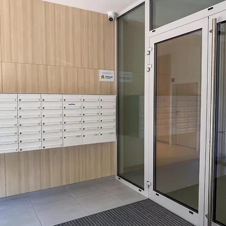 Centrum Yarielys * غدينيا